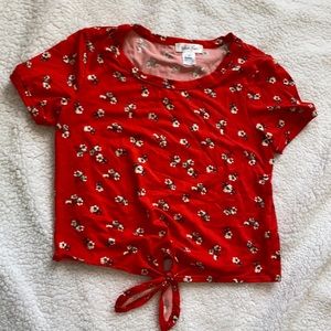 Read cropped and tied flower shirt